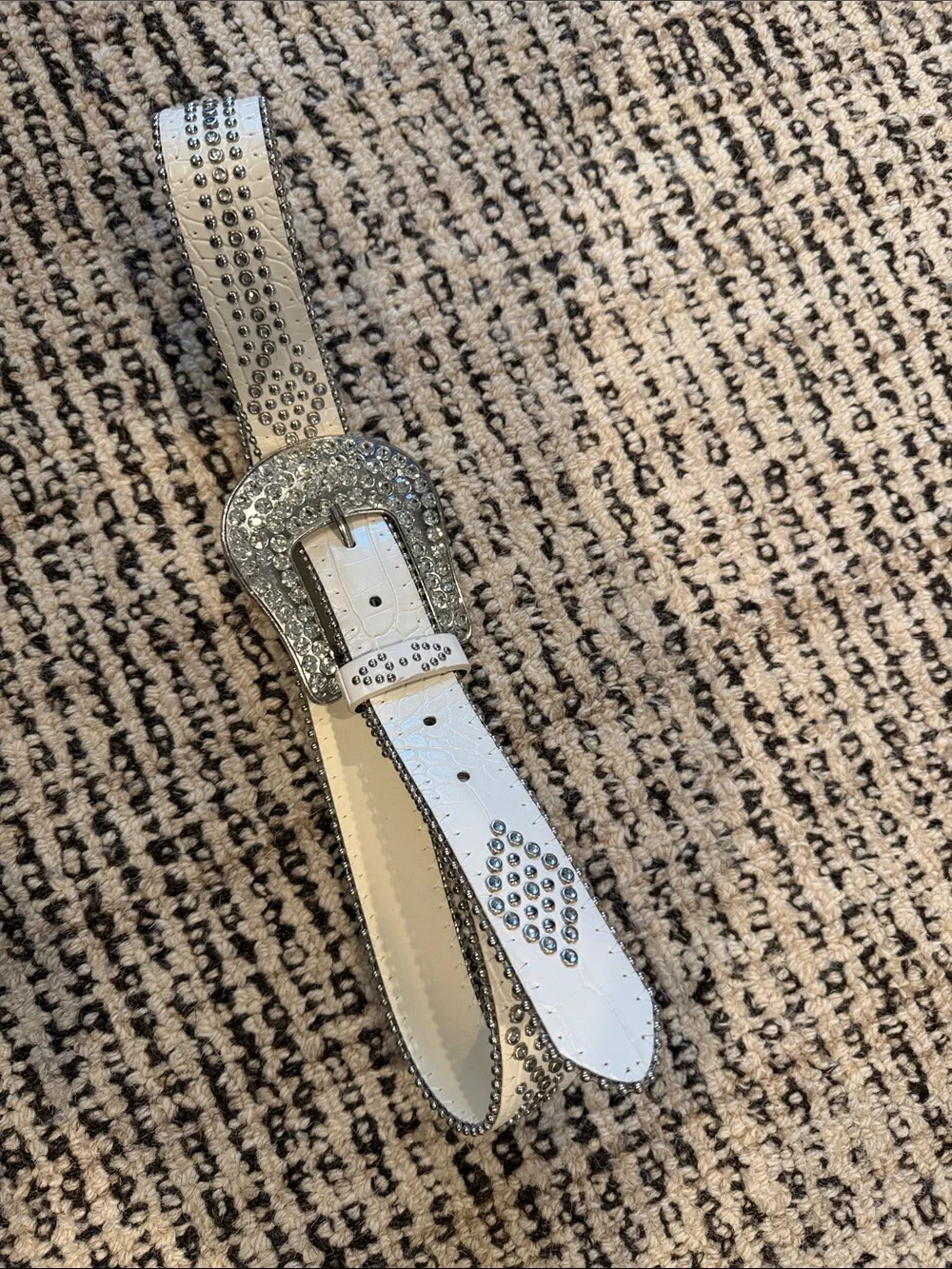 N/A stylish white